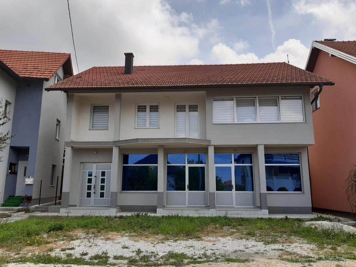 As Guesthouse Krzevici Exterior foto